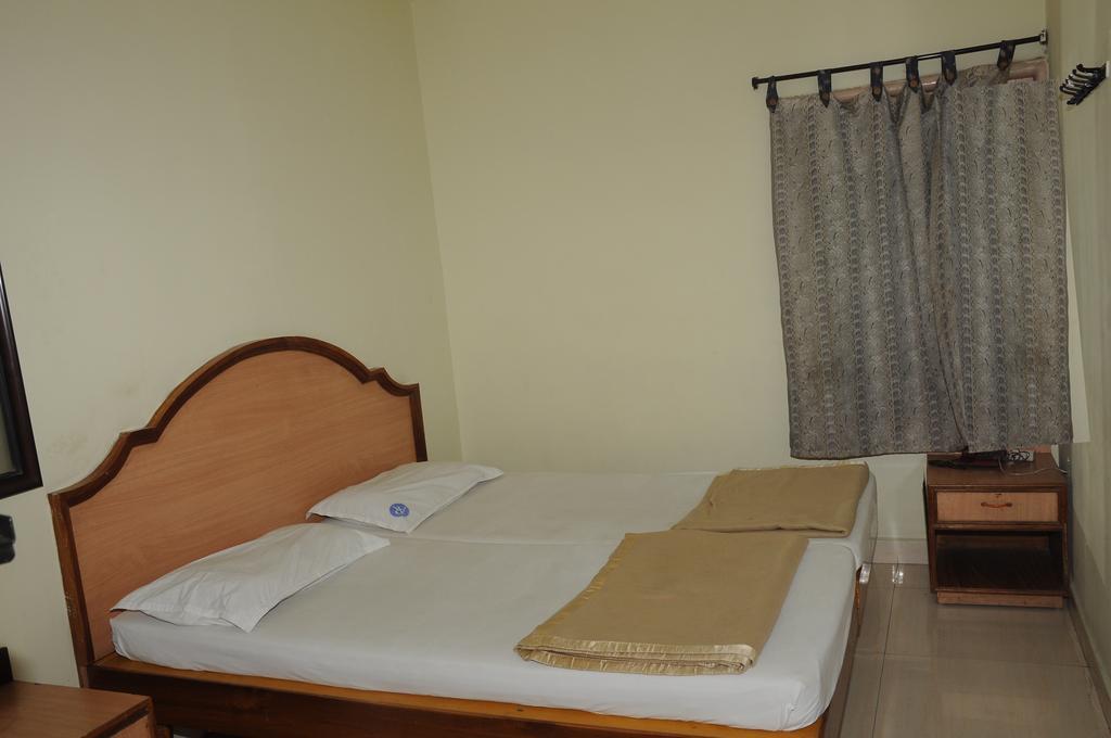 Hotel Agarala Residency 蒂鲁帕蒂 外观 照片