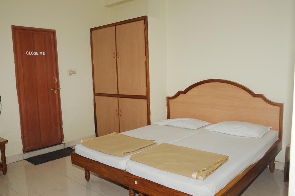 Hotel Agarala Residency 蒂鲁帕蒂 外观 照片