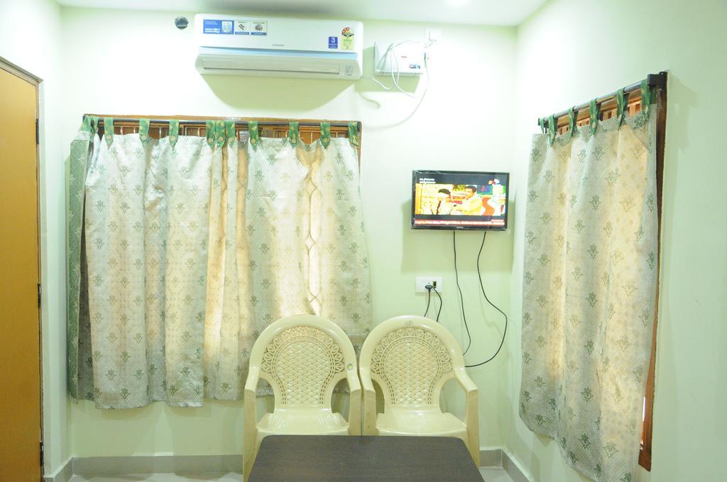 Hotel Agarala Residency 蒂鲁帕蒂 客房 照片